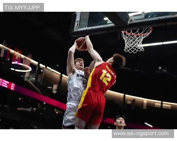 克拉克斯顿赛季数据亮眼场均131分75篮板4助攻14盖帽领跑全队